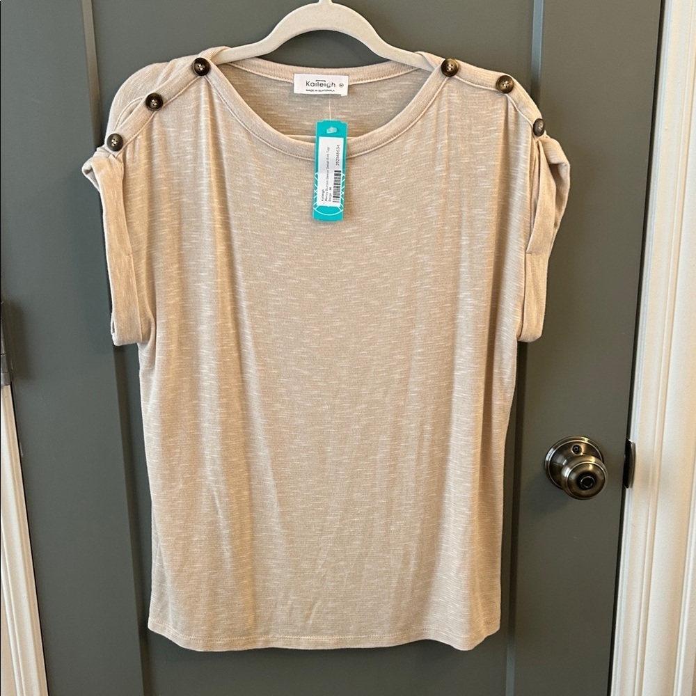 Kaileigh Beige Button-Shoulder Women's Tee Stitch Fix Size Medium New!